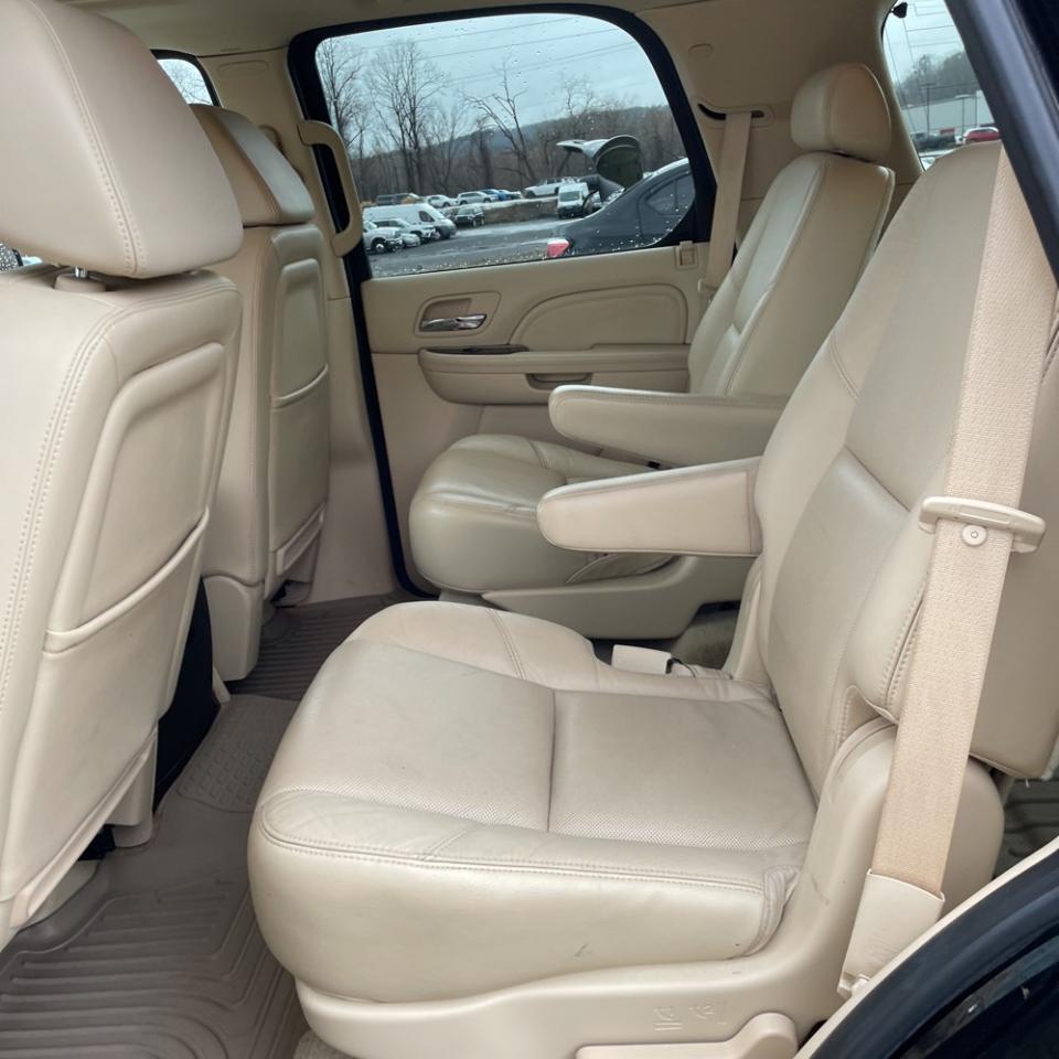 Cadillac Escalade AWD 4dr 2008