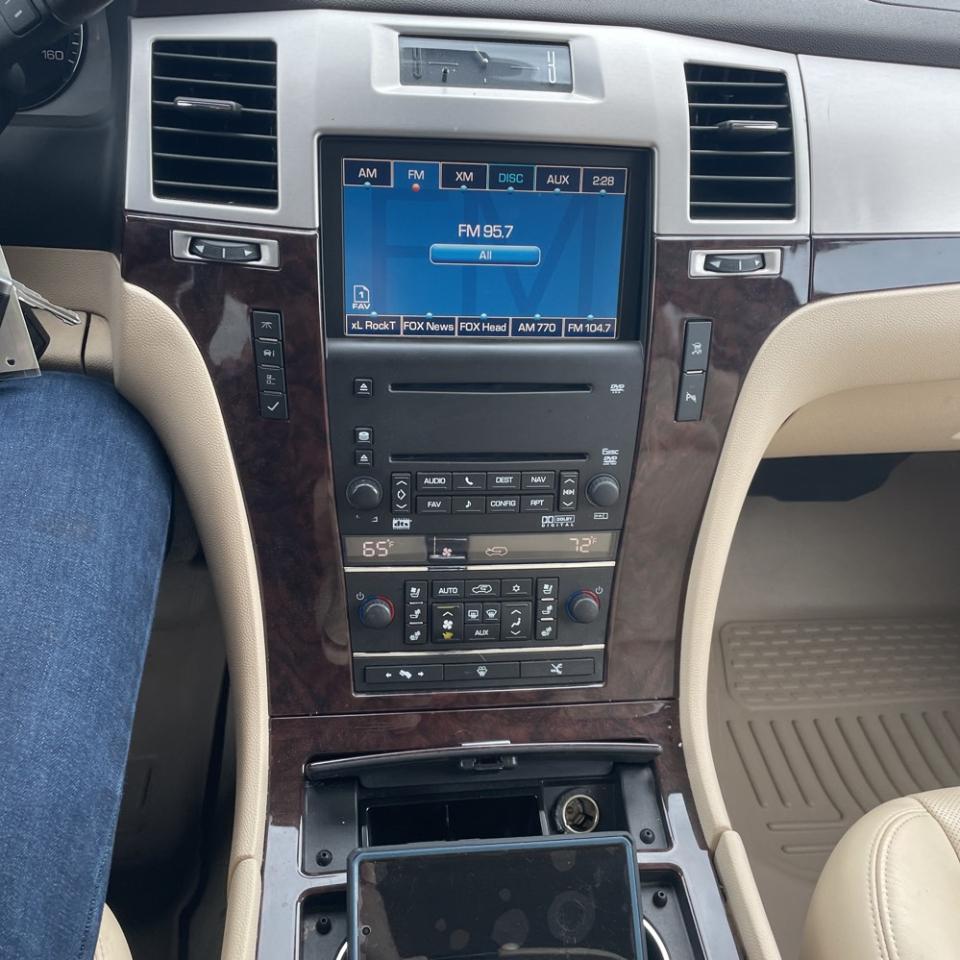 Cadillac Escalade AWD 4dr 2008