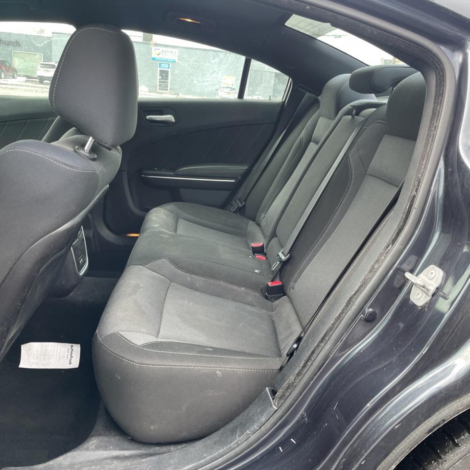 Dodge Charger 4dr Sdn SXT RWD 2016