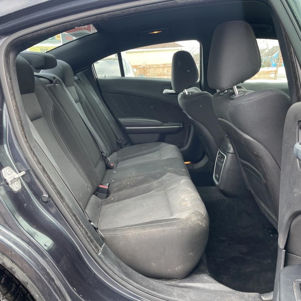 Dodge Charger 4dr Sdn SXT RWD 2016