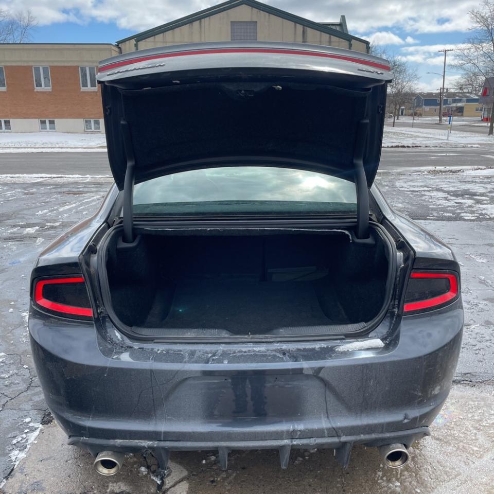 Dodge Charger 4dr Sdn SXT RWD 2016