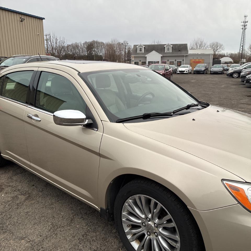 Chrysler 200 4dr Sdn Limited 2013