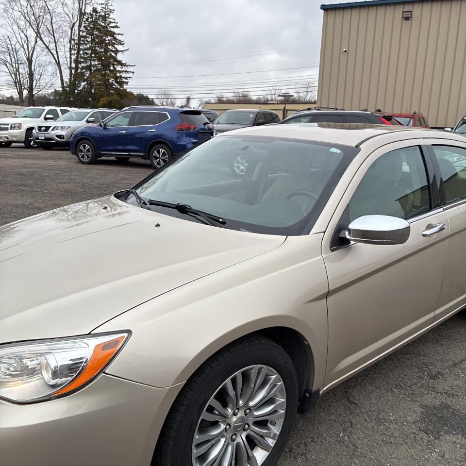 Chrysler 200 4dr Sdn Limited 2013