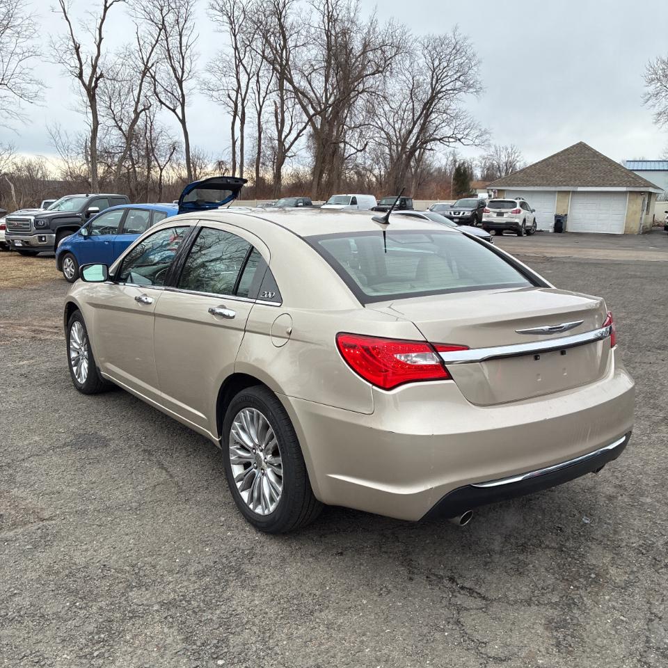 Chrysler 200 4dr Sdn Limited 2013