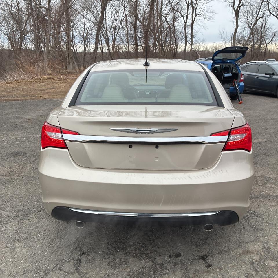 Chrysler 200 4dr Sdn Limited 2013