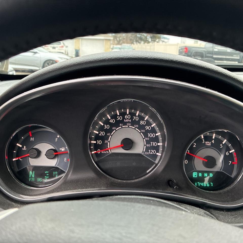 Chrysler 200 4dr Sdn Limited 2013