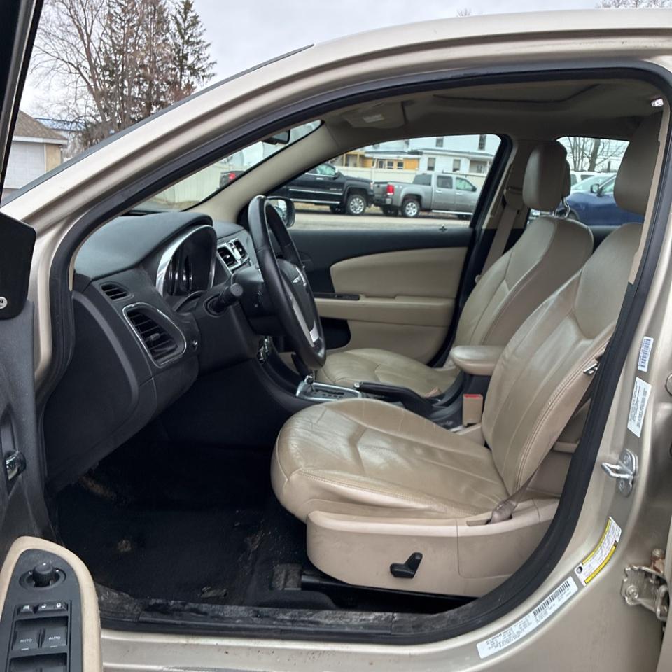 Chrysler 200 4dr Sdn Limited 2013