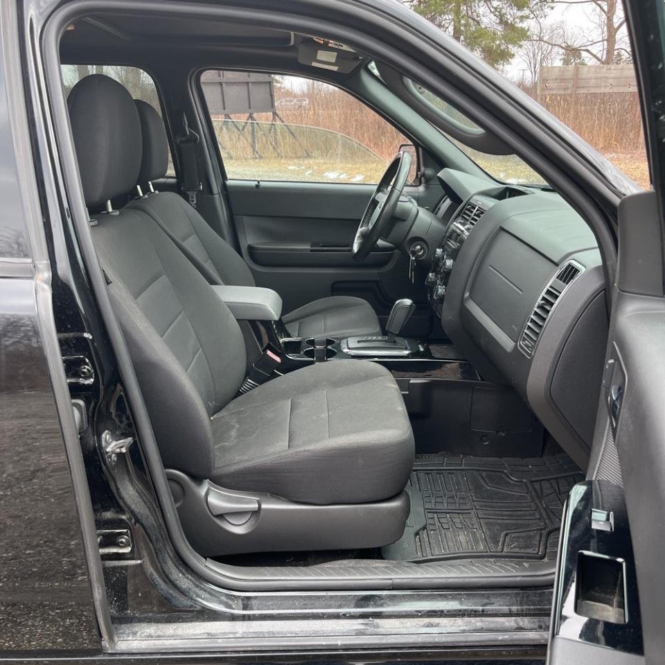 Ford Escape FWD 4dr V6 Auto XLT 2009