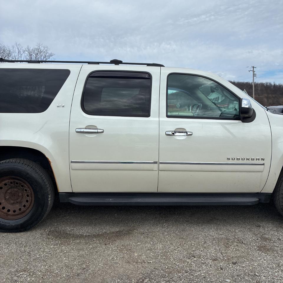 Chevrolet Suburban 4WD 4dr LTZ 2014
