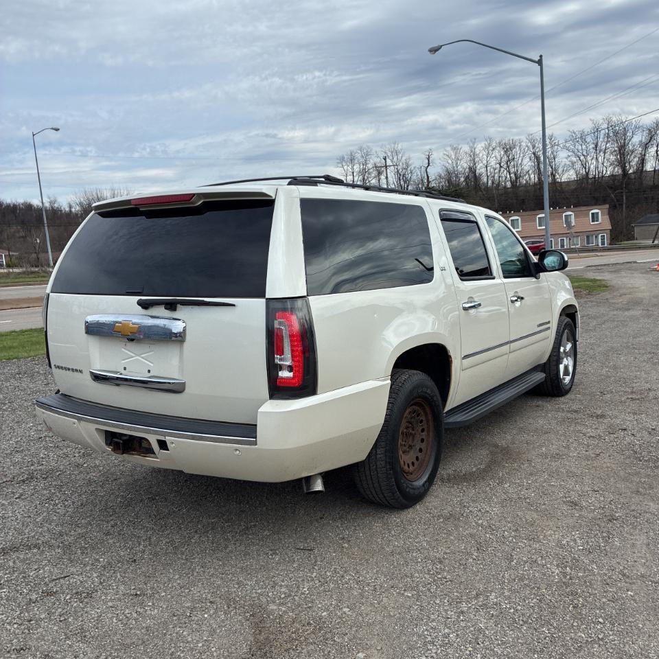Chevrolet Suburban 4WD 4dr LTZ 2014