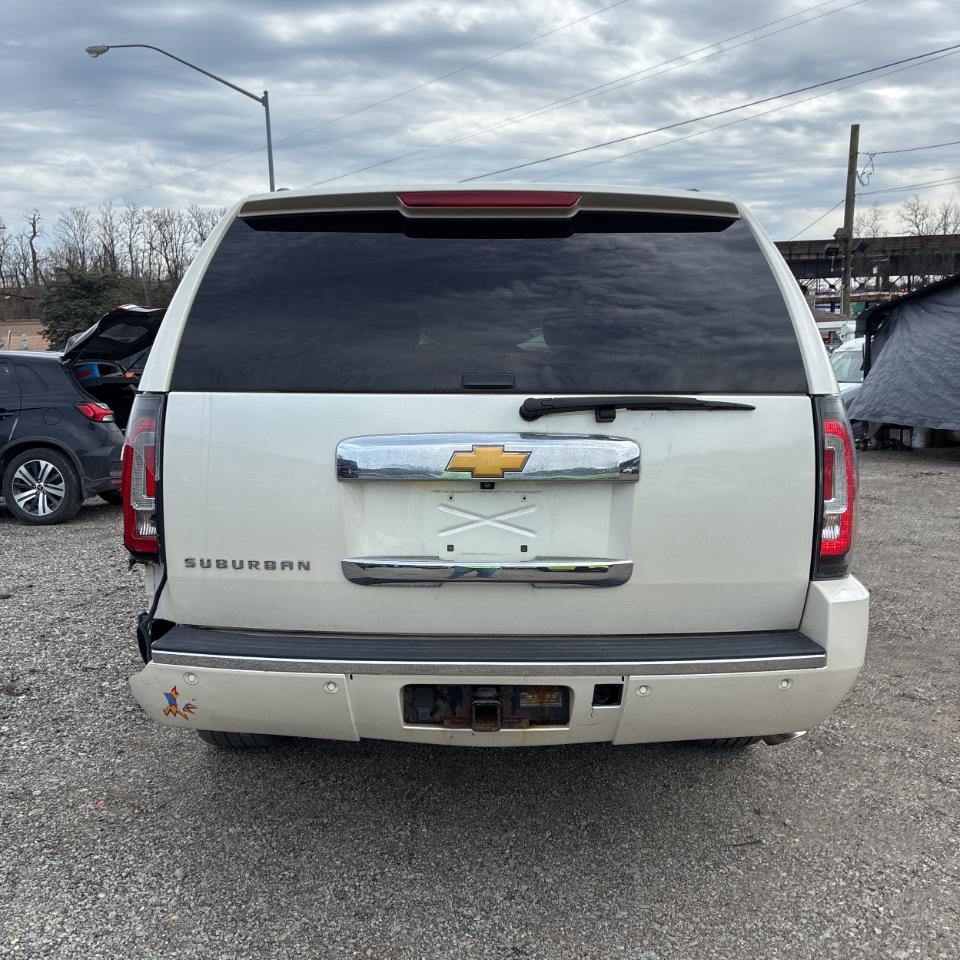 Chevrolet Suburban 4WD 4dr LTZ 2014