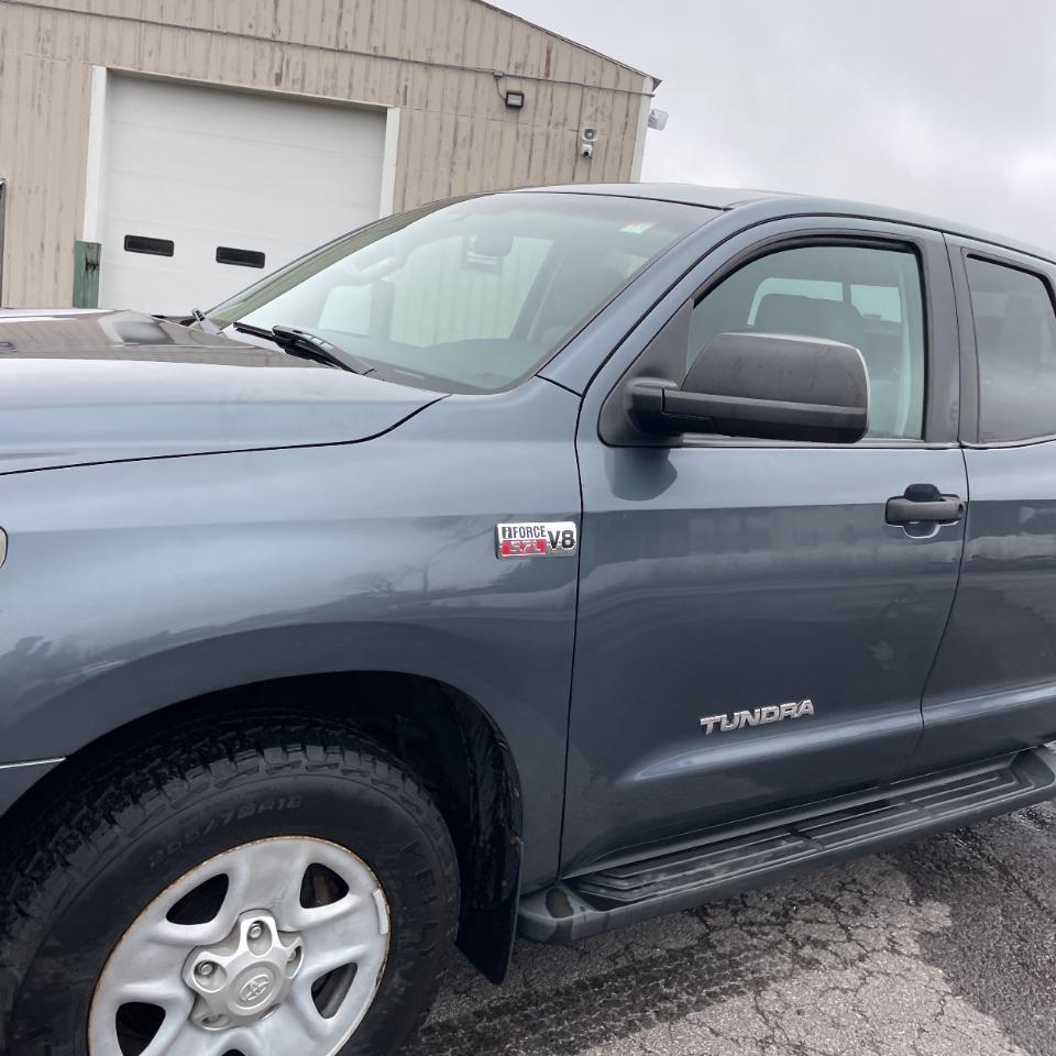 Toyota Tundra 4WD Truck Dbl 5.7L V8 6-Spd AT (Natl) 2008
