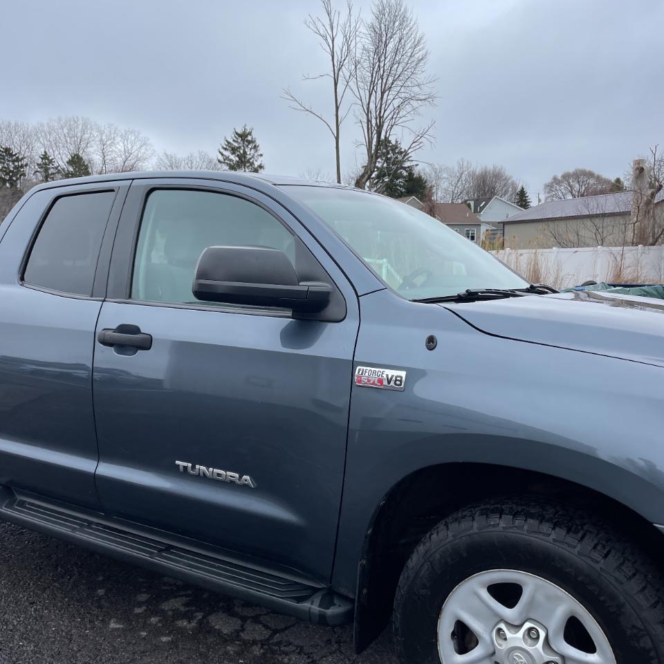 Toyota Tundra 4WD Truck Dbl 5.7L V8 6-Spd AT (Natl) 2008