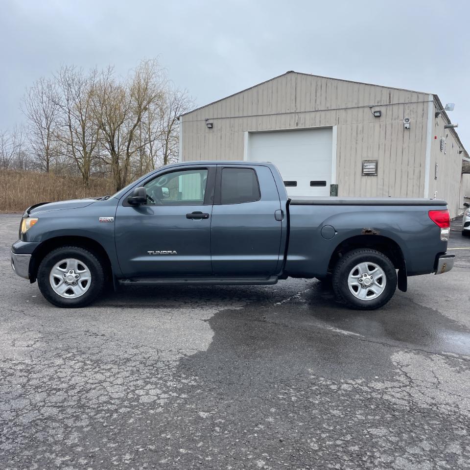 Toyota Tundra 4WD Truck Dbl 5.7L V8 6-Spd AT (Natl) 2008
