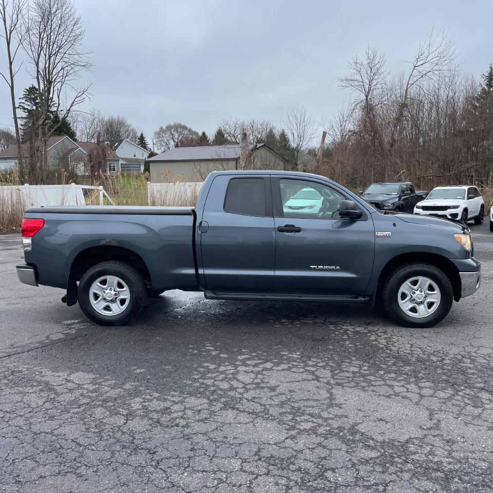Toyota Tundra 4WD Truck Dbl 5.7L V8 6-Spd AT (Natl) 2008