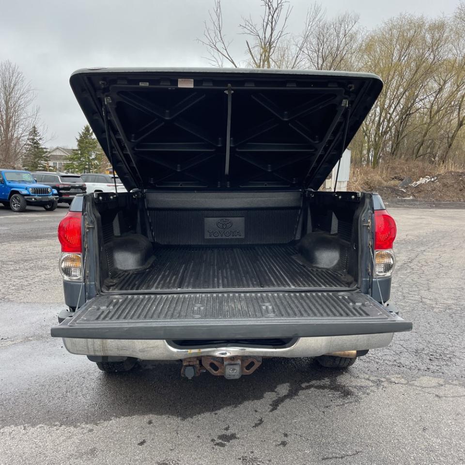 Toyota Tundra 4WD Truck Dbl 5.7L V8 6-Spd AT (Natl) 2008