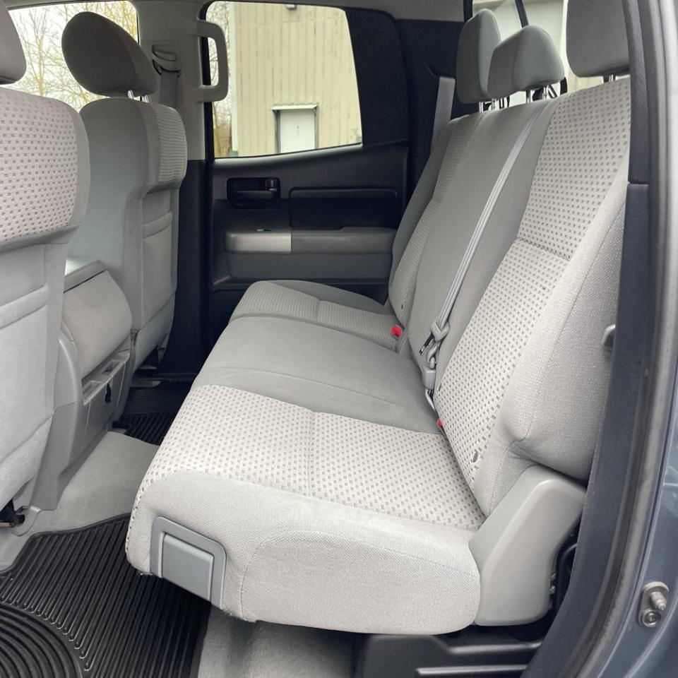 Toyota Tundra 4WD Truck Dbl 5.7L V8 6-Spd AT (Natl) 2008