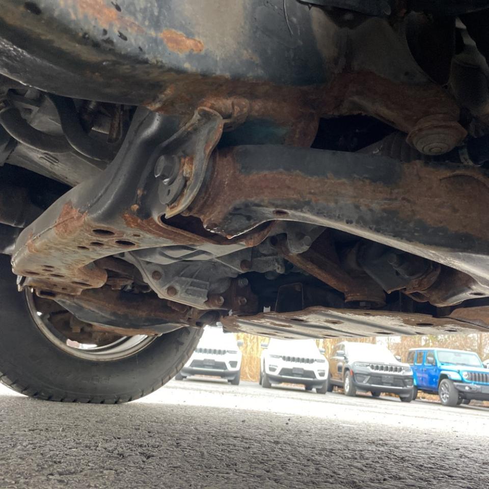 Toyota Tundra 4WD Truck Dbl 5.7L V8 6-Spd AT (Natl) 2008