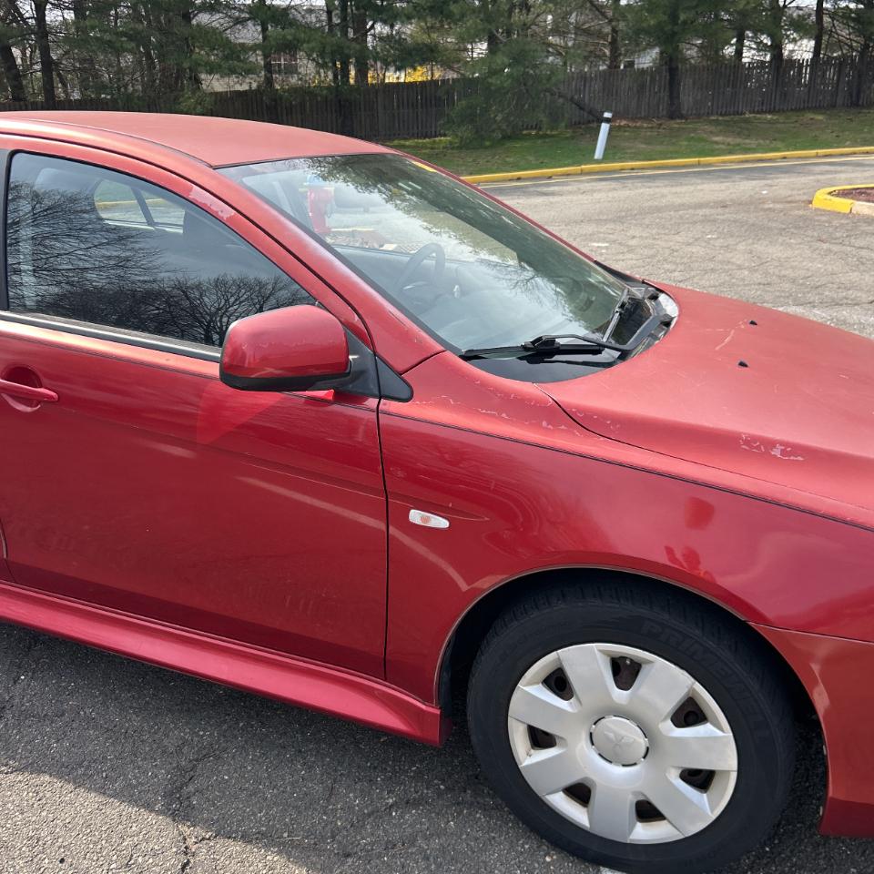 Mitsubishi Lancer 4dr Sdn ES Auto 2011
