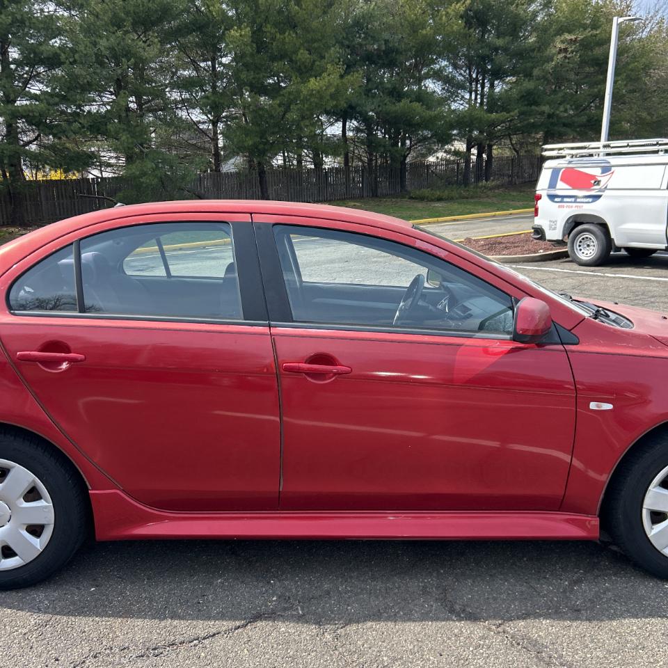 Mitsubishi Lancer 4dr Sdn ES Auto 2011