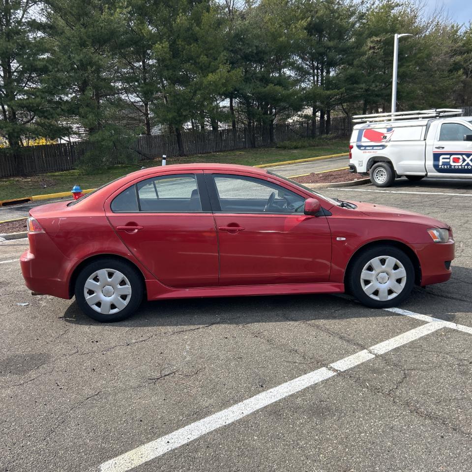 Mitsubishi Lancer 4dr Sdn ES Auto 2011