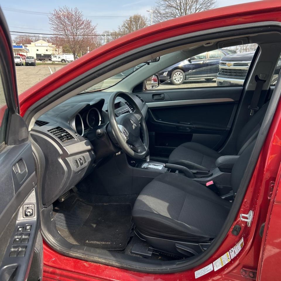 Mitsubishi Lancer 4dr Sdn ES Auto 2011