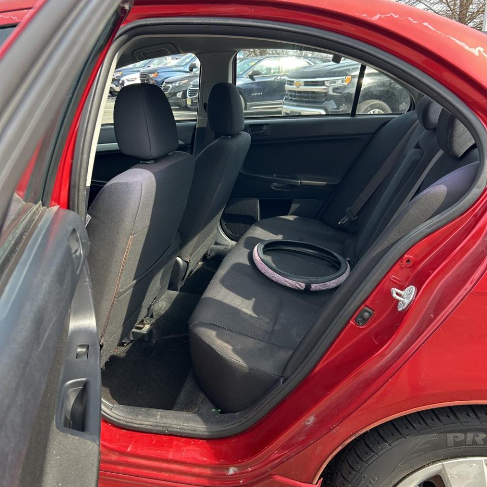 Mitsubishi Lancer 4dr Sdn ES Auto 2011