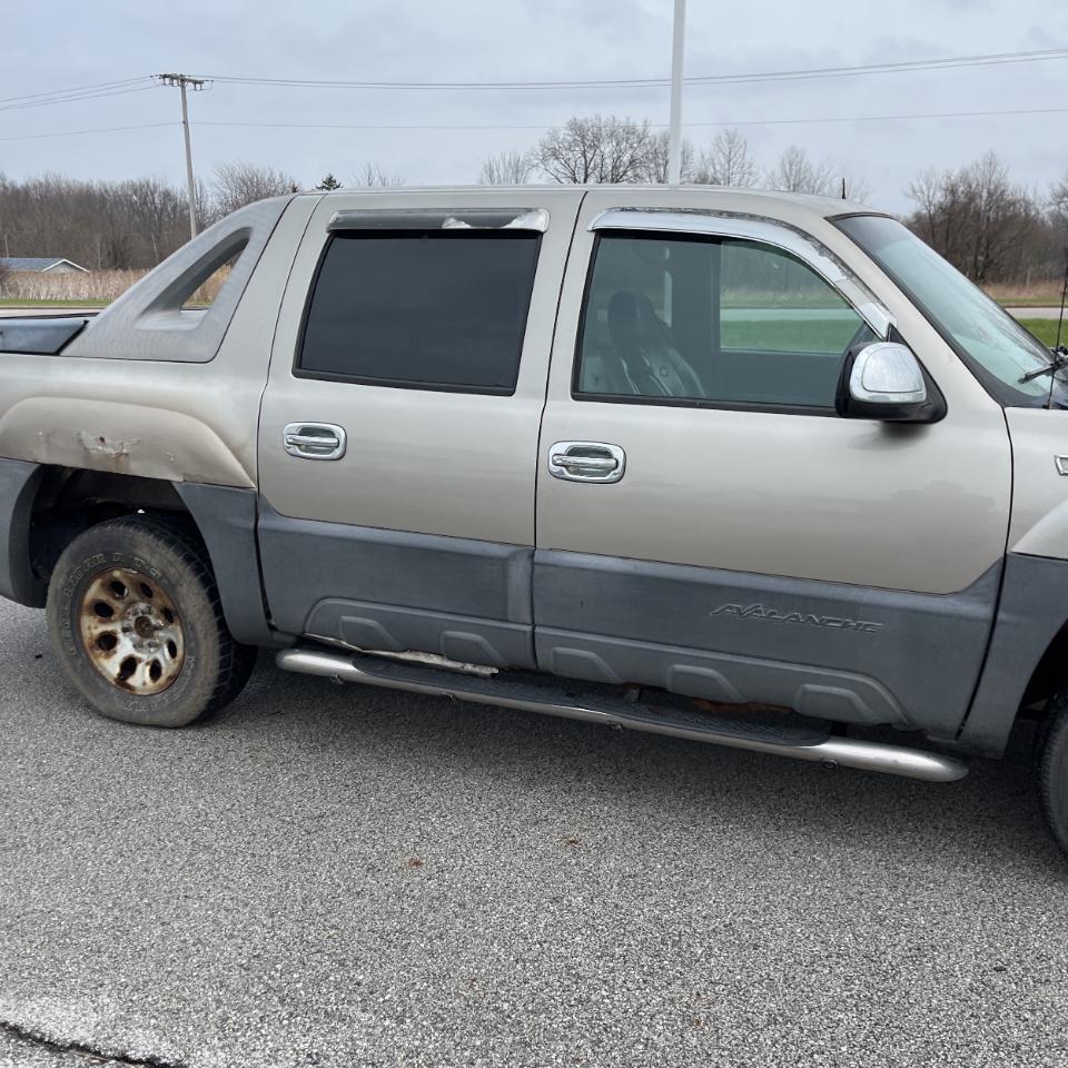 Chevrolet Avalanche 1500 5dr Crew Cab 130" WB 4WD 2003
