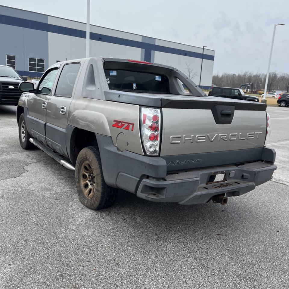 Chevrolet Avalanche 1500 5dr Crew Cab 130" WB 4WD 2003