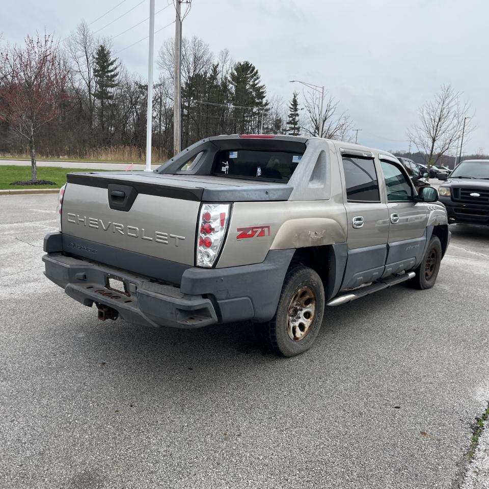 Chevrolet Avalanche 1500 5dr Crew Cab 130" WB 4WD 2003