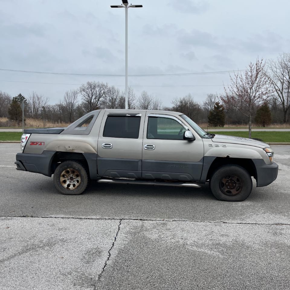 Chevrolet Avalanche 1500 5dr Crew Cab 130" WB 4WD 2003