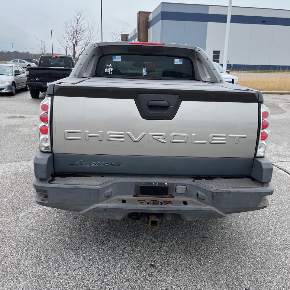 Chevrolet Avalanche 1500 5dr Crew Cab 130" WB 4WD 2003