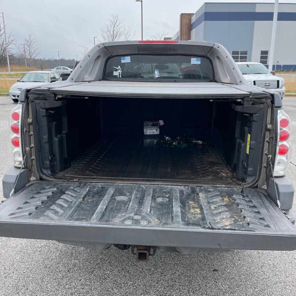 Chevrolet Avalanche 1500 5dr Crew Cab 130" WB 4WD 2003