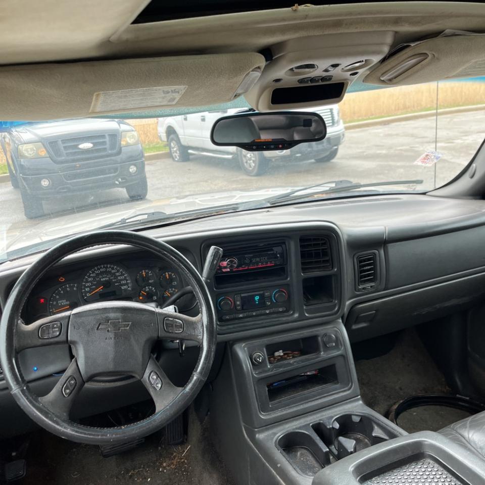 Chevrolet Avalanche 1500 5dr Crew Cab 130" WB 4WD 2003