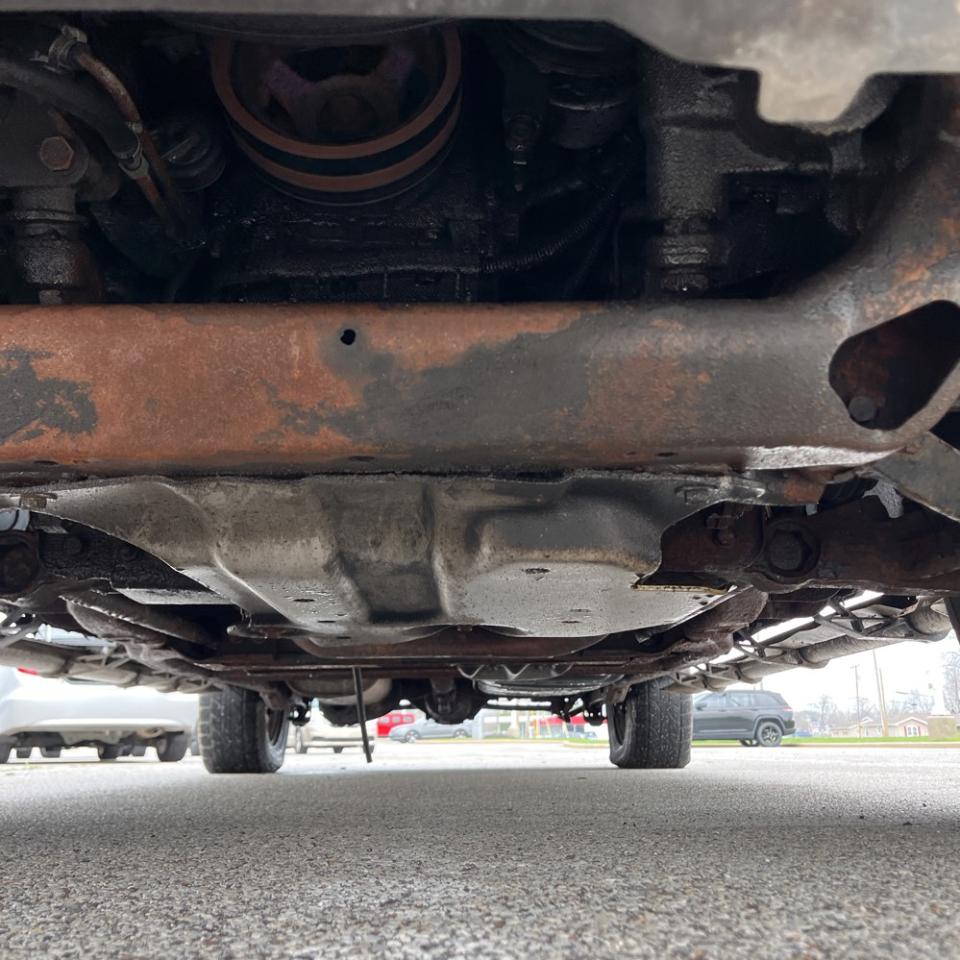 Chevrolet Avalanche 1500 5dr Crew Cab 130" WB 4WD 2003