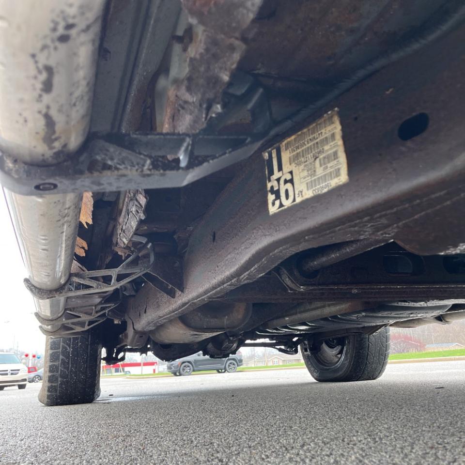 Chevrolet Avalanche 1500 5dr Crew Cab 130" WB 4WD 2003