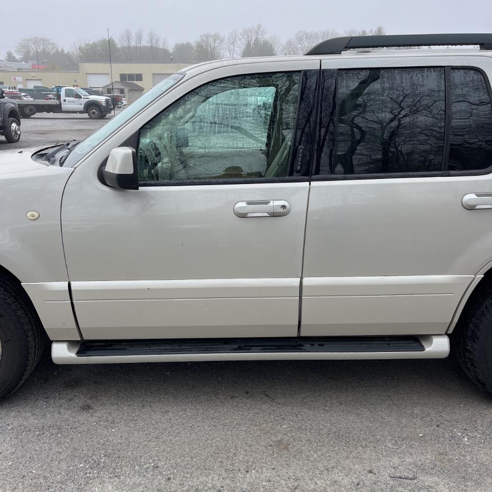 Mercury Mountaineer 4dr Luxury AWD 2006