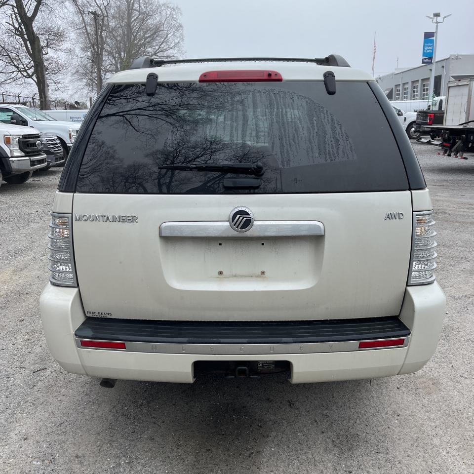 Mercury Mountaineer 4dr Luxury AWD 2006