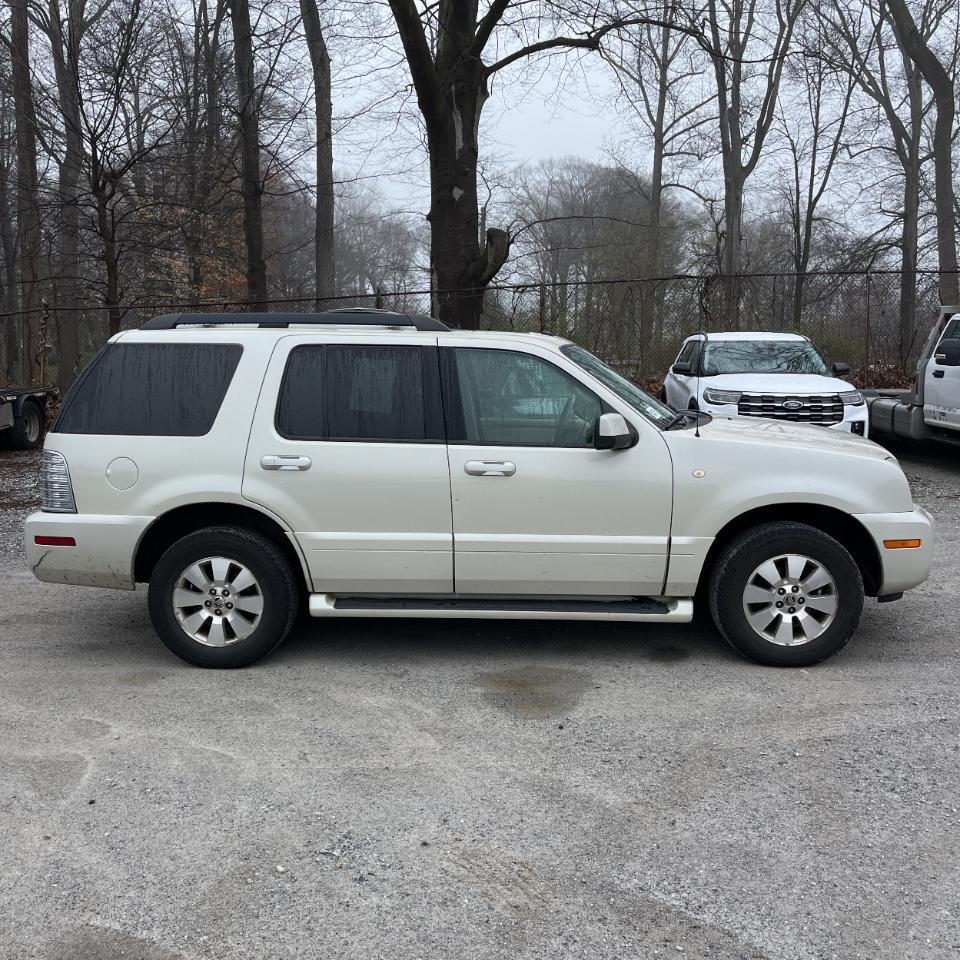 Mercury Mountaineer 4dr Luxury AWD 2006