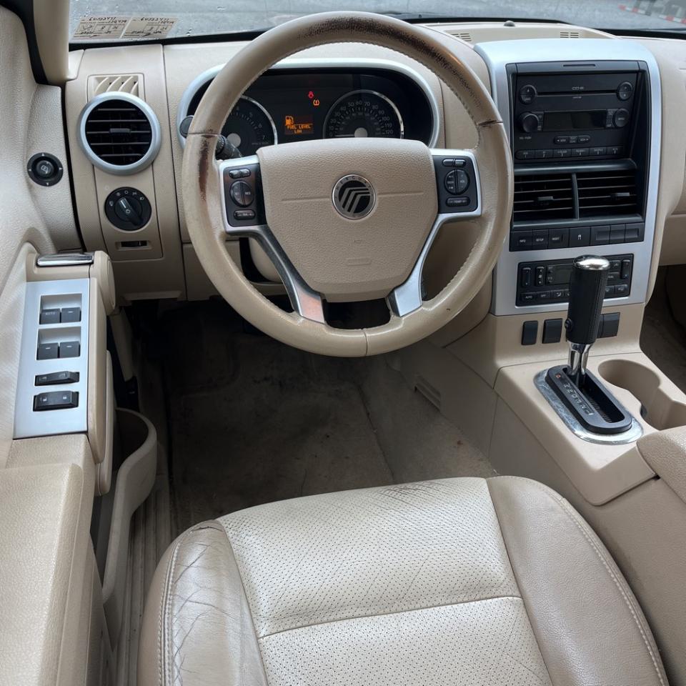 Mercury Mountaineer 4dr Luxury AWD 2006