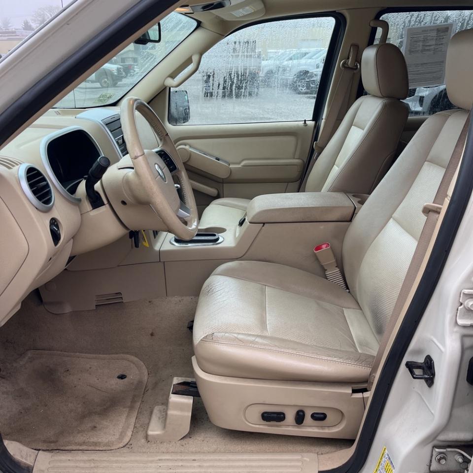 Mercury Mountaineer 4dr Luxury AWD 2006