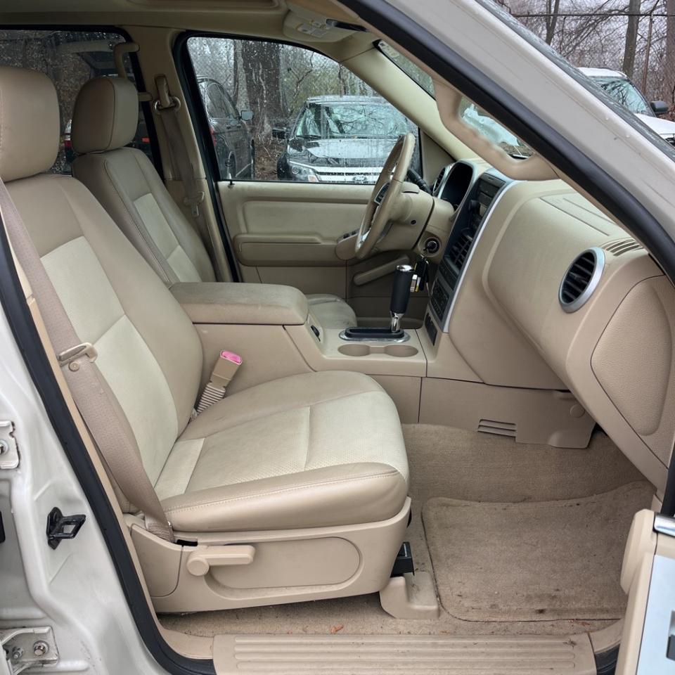 Mercury Mountaineer 4dr Luxury AWD 2006