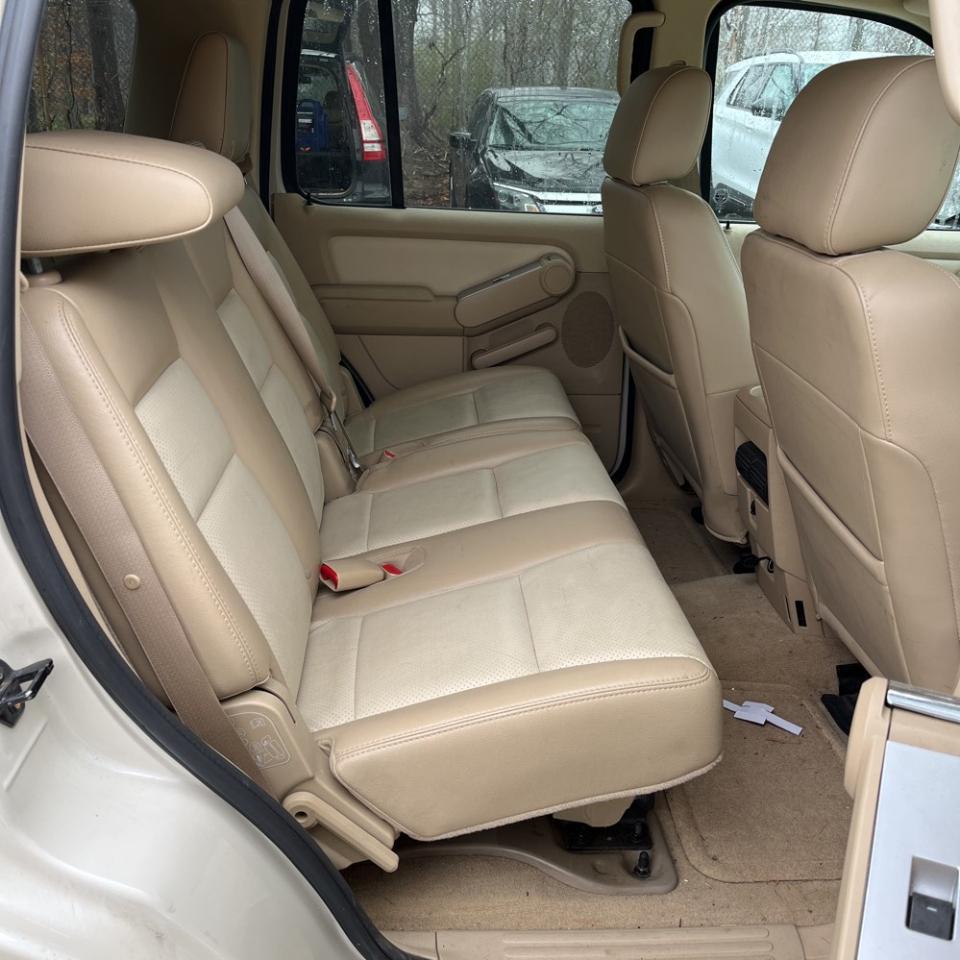 Mercury Mountaineer 4dr Luxury AWD 2006