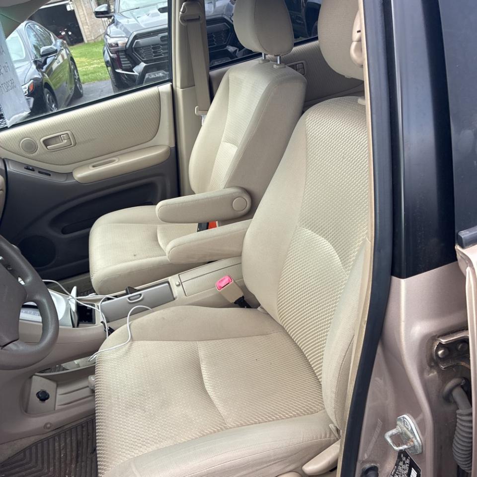 Toyota Highlander 4dr 4-Cyl 4WD (Natl) 2005