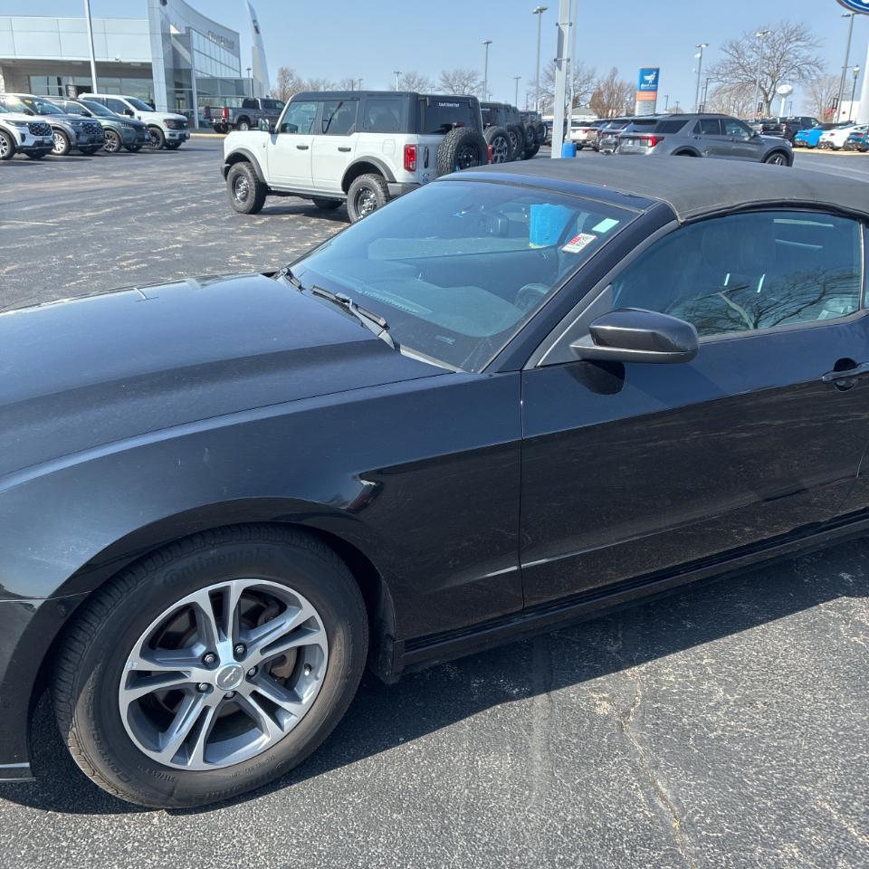 Ford Mustang 2dr Conv V6 2014