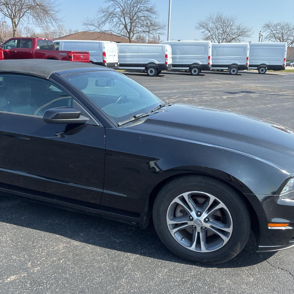 Ford Mustang 2dr Conv V6 2014