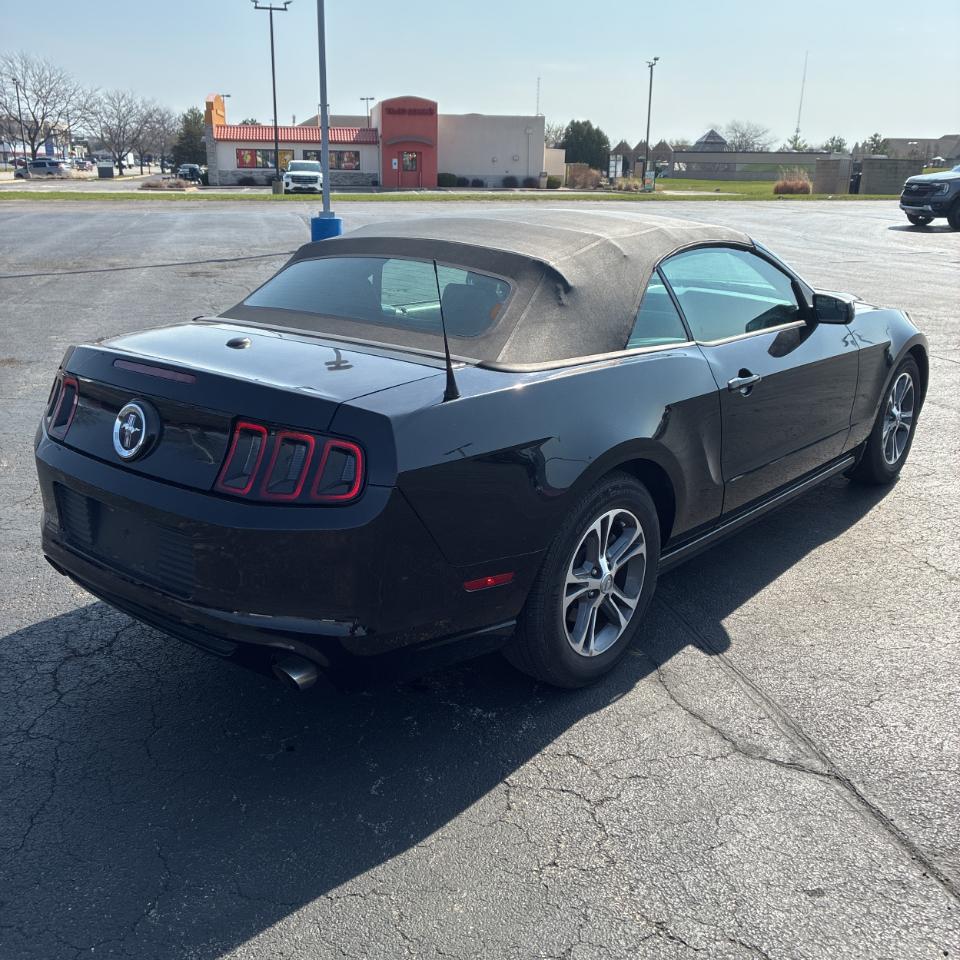 Ford Mustang 2dr Conv V6 2014