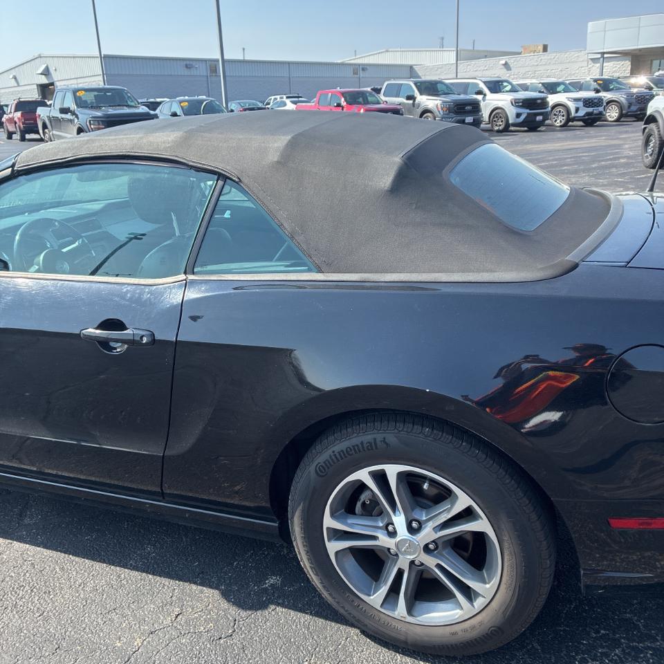 Ford Mustang 2dr Conv V6 2014