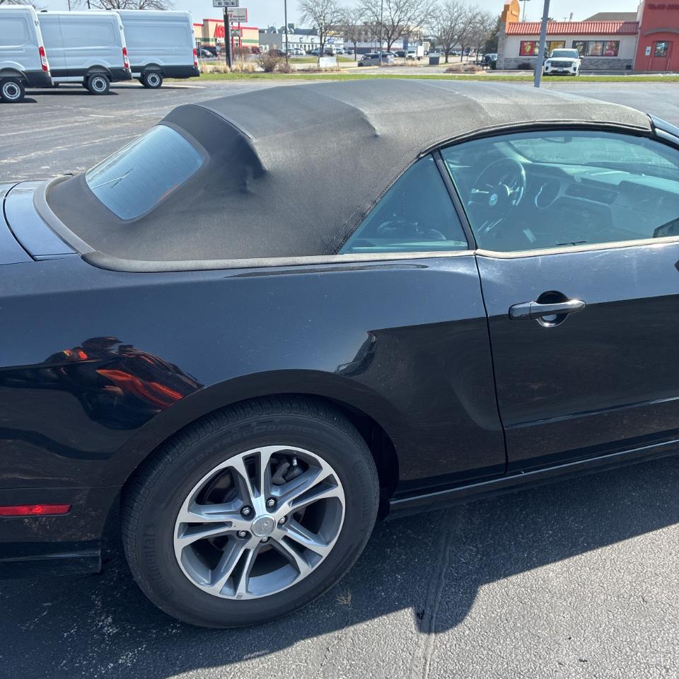 Ford Mustang 2dr Conv V6 2014