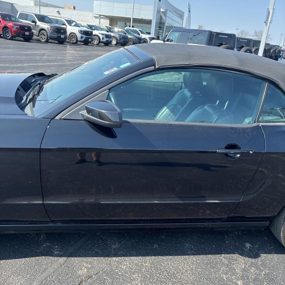 Ford Mustang 2dr Conv V6 2014